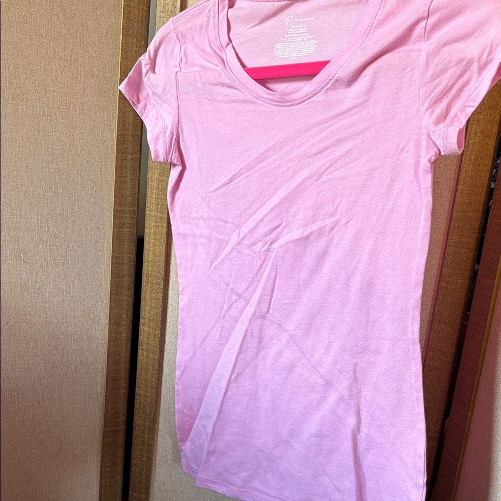FINAL MARKDOWN No boundaries Junior, Pink T-Shirt extra small